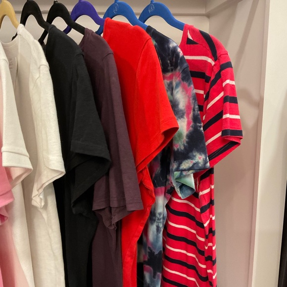 Women’s Name Brand 10 piece polo & t-shirt bundle - Picture 3 of 13